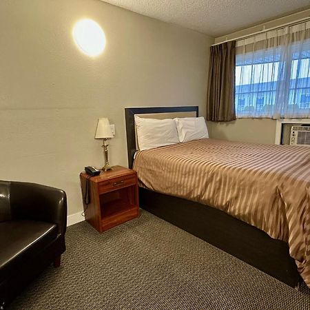 Valemount Vacation Inn מראה חיצוני תמונה