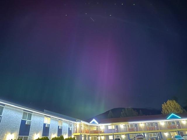 Valemount Vacation Inn מראה חיצוני תמונה